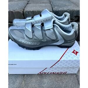 Women's Specialized Riata mountain cycle silver cycling shoes size 8